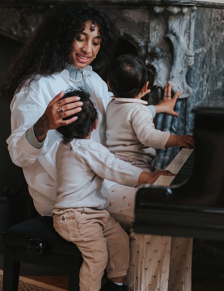 IDA Crisp Sheets Motherhood shoot LR 20