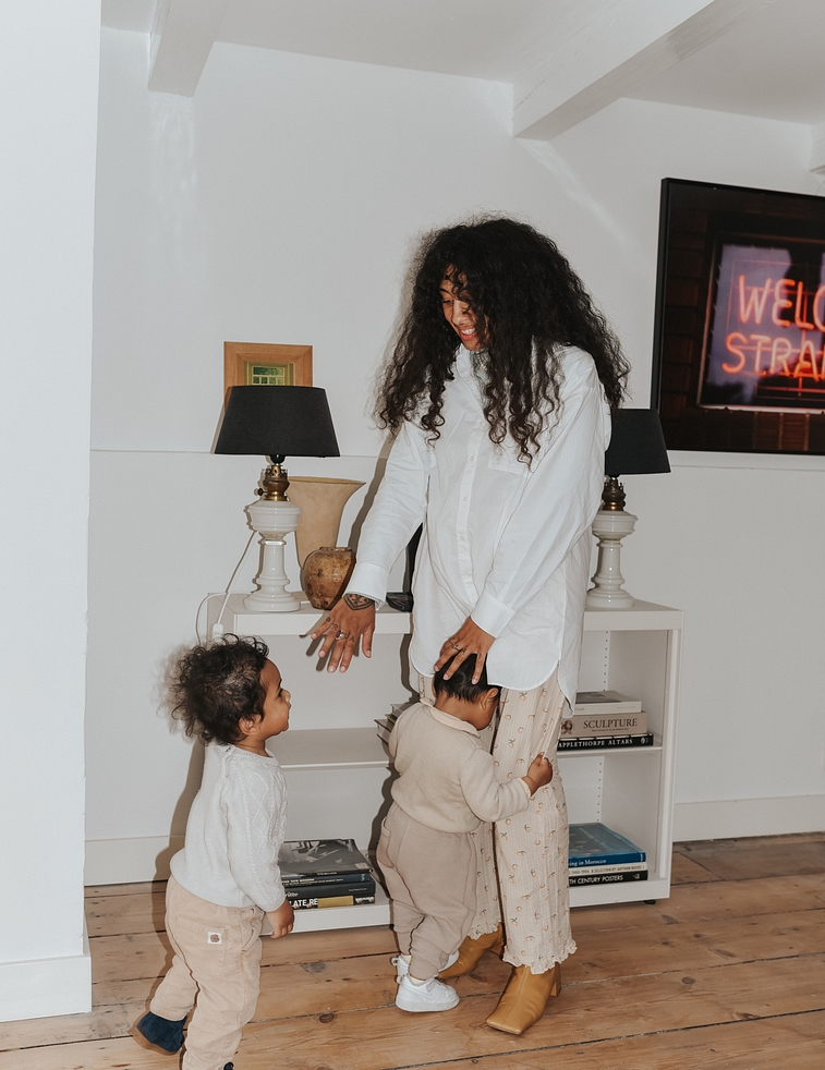 IDA Crisp Sheets Motherhood shoot LR 41