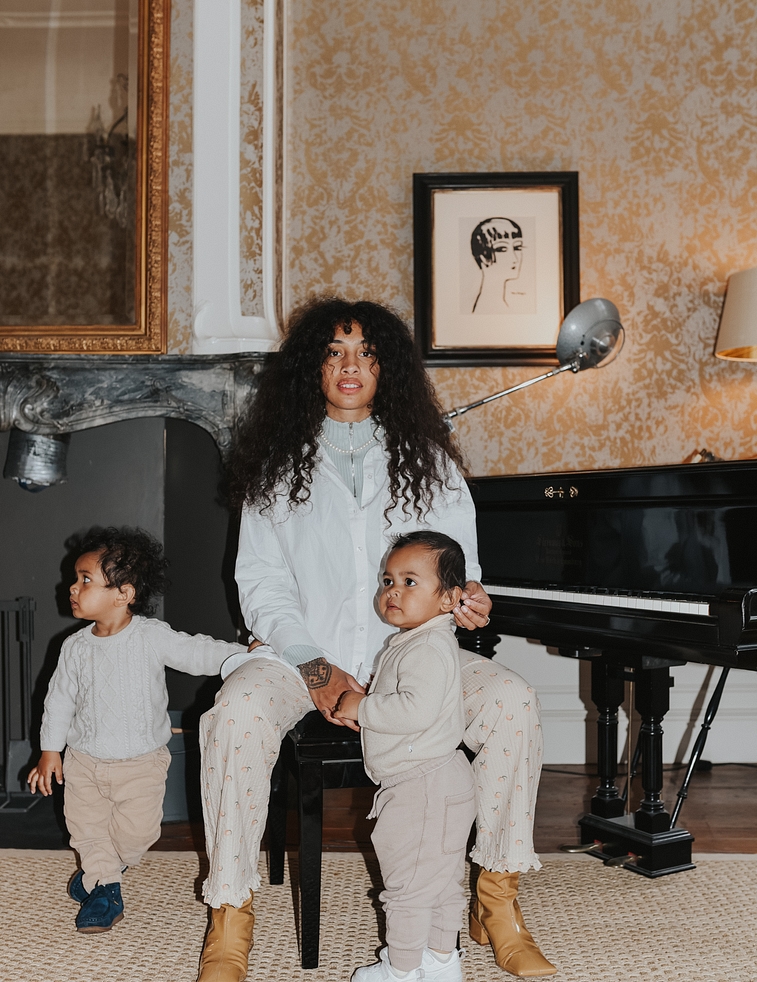 IDA Crisp Sheets Motherhood shoot LR 66