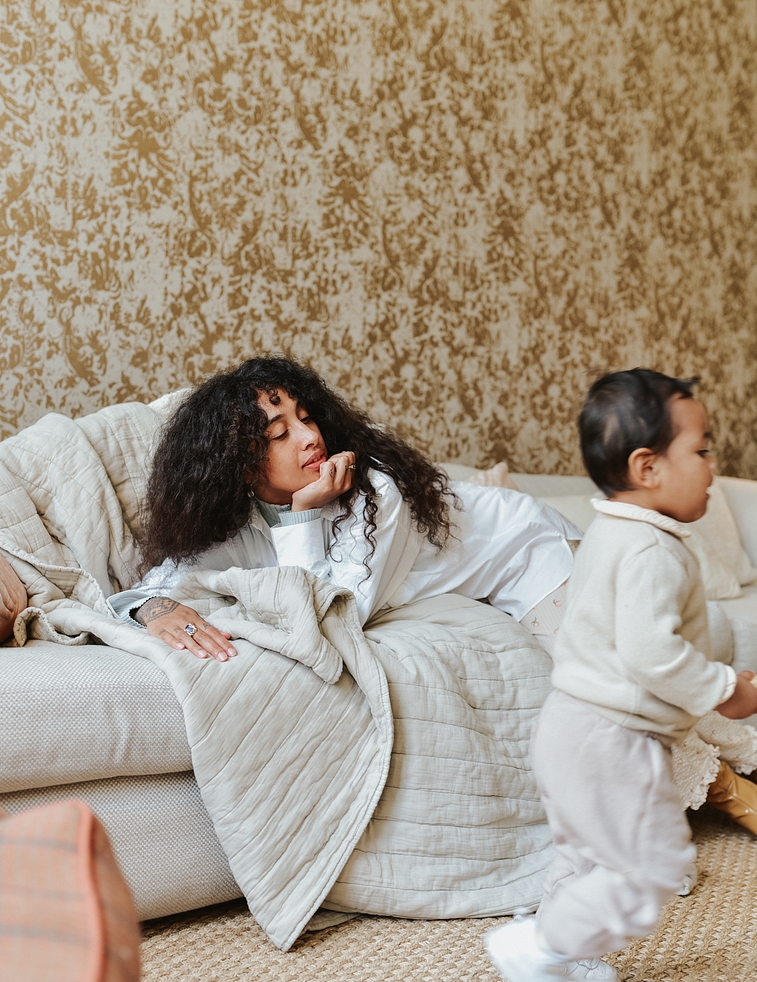 IDA Crisp Sheets Motherhood shoot LR 61