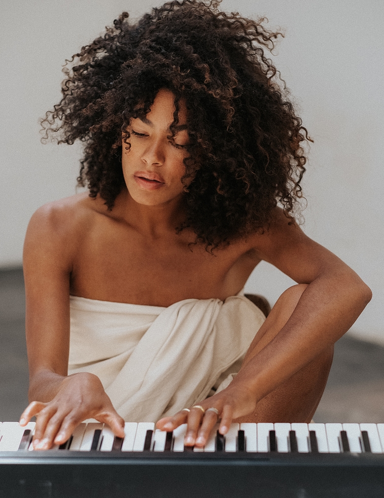 Jelisa x Crisp Sheets LR 13